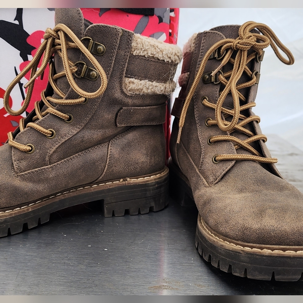 Cliffs boots 7.5 - Picture 2 of 4